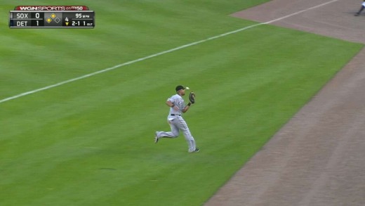 Jose Abreu drops pop fly but redeems himself with double play