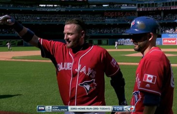 Josh Donaldson blasts 3 homers for the Hat Trick in Toronto