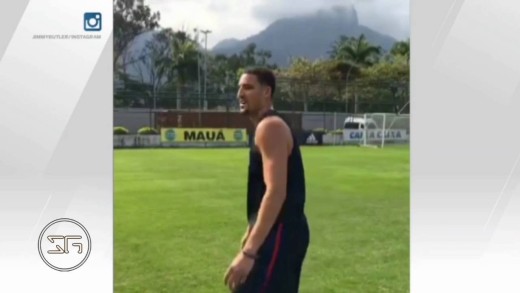 Klay Thompson & Jimmy Butler face off in football