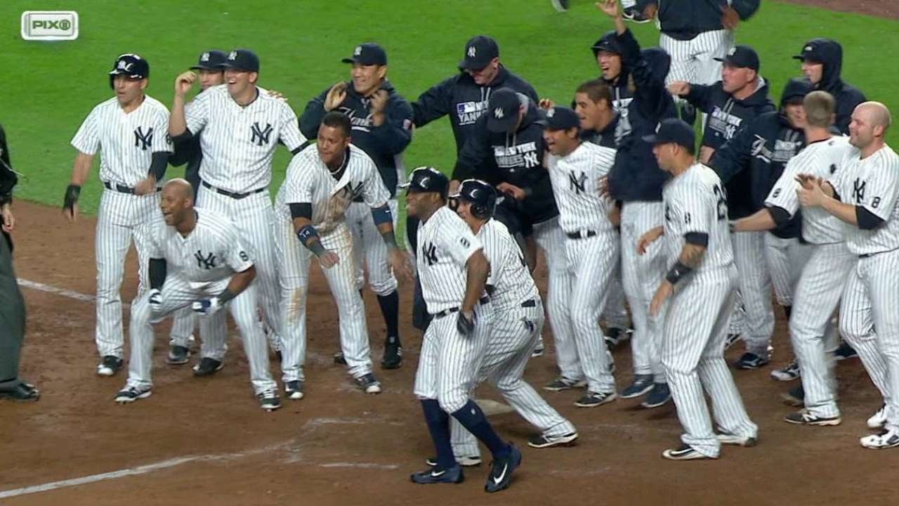 Mark Teixeira smacks a walk off grand slam for the Yankees