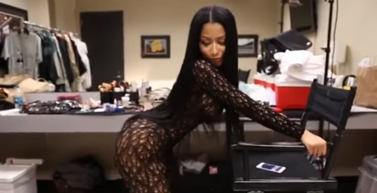 Dime View: Nicki Minaj twerks in her change room