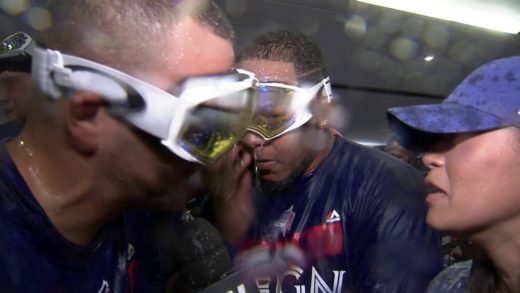 Edwin Encarnacion packs parrot for trip to Texas