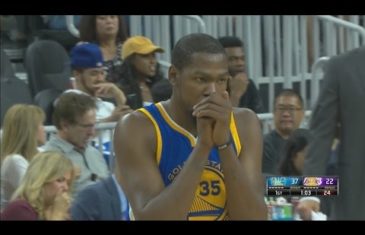 Kevin Durant pulls a Steph Curry & looks away after 3-pointer