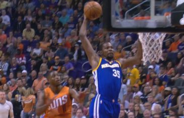 Kevin Durant throws down a thunderous slam on the Suns
