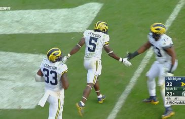 Michigan’s Jabrill Peppers returns 2-point conversion fumble the distance