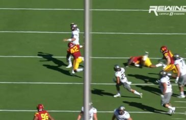 USC’s Adoree Jackson does the splits in order to make interception