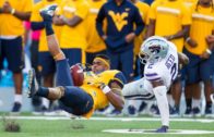 West Virginia’s Shelton Gibson makes unbelievable catch while loosing his helmt