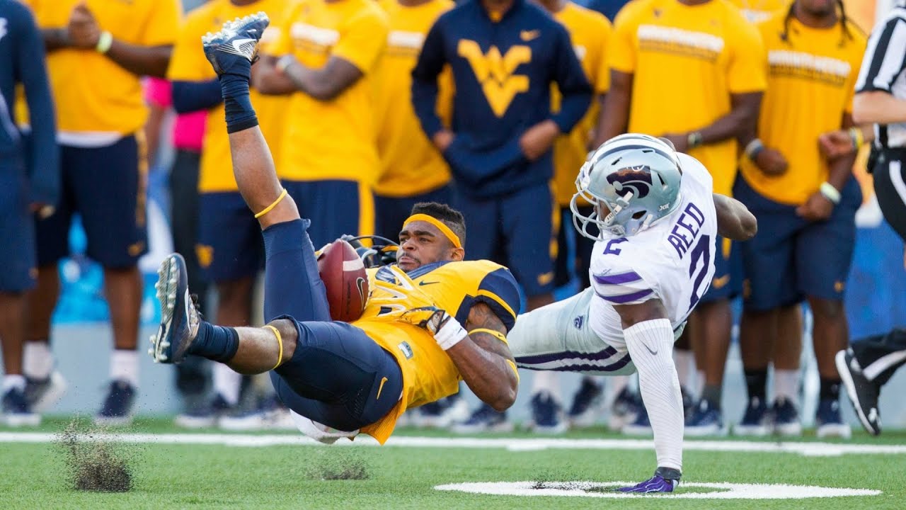 West Virginia's Shelton Gibson makes unbelievable catch while loosing his helmt