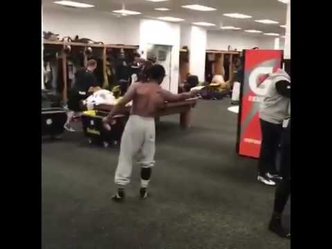 Antonio Brown & Pittsburgh Steelers ace the Mannequin Challenge
