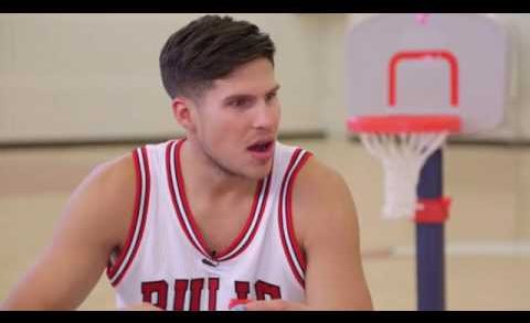 Cute kid talks his favorite snacks with Chicago Bulls players