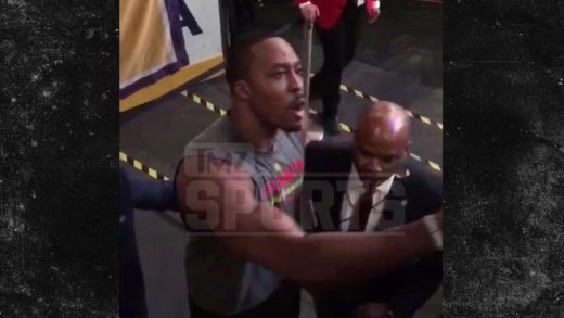 Dwight Howard challenges a Lakers fan to a fight after comment about his Mom