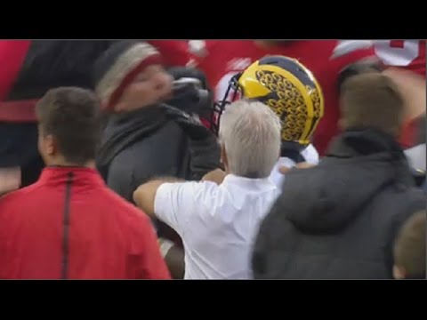 Michigan's Jabrill Peppers shoves Ohio State fan after loss