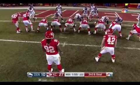 Chiefs 300+ LB defensive lineman Dontari Poe throws jump pass TD