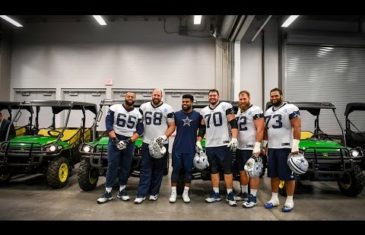 Ezekiel Elliott hooks up his offensive line with John Deere UTV’s for Christmas