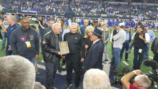 Fanatics View Live in Arlington: Jerry Jones presents Highland Park with MVP Plaques