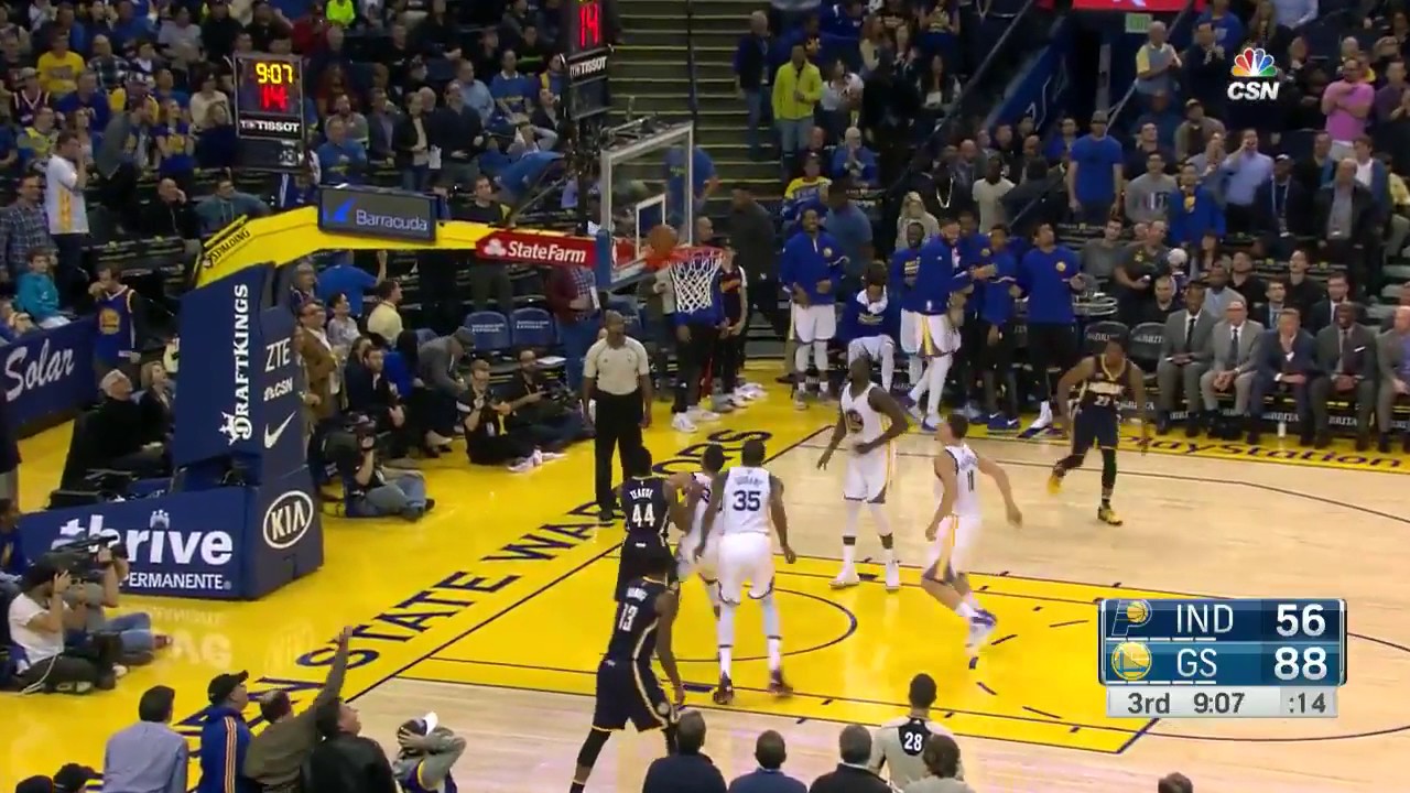 Golden State Warriors complete full court alley oop play
