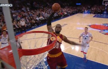 LeBron James throws down the massive slam dunk at MSG