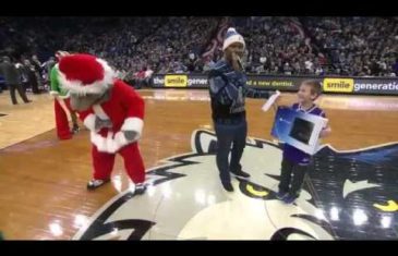 Timberwolves pull Grinch move on Kings fan & snatch his PS4 prize