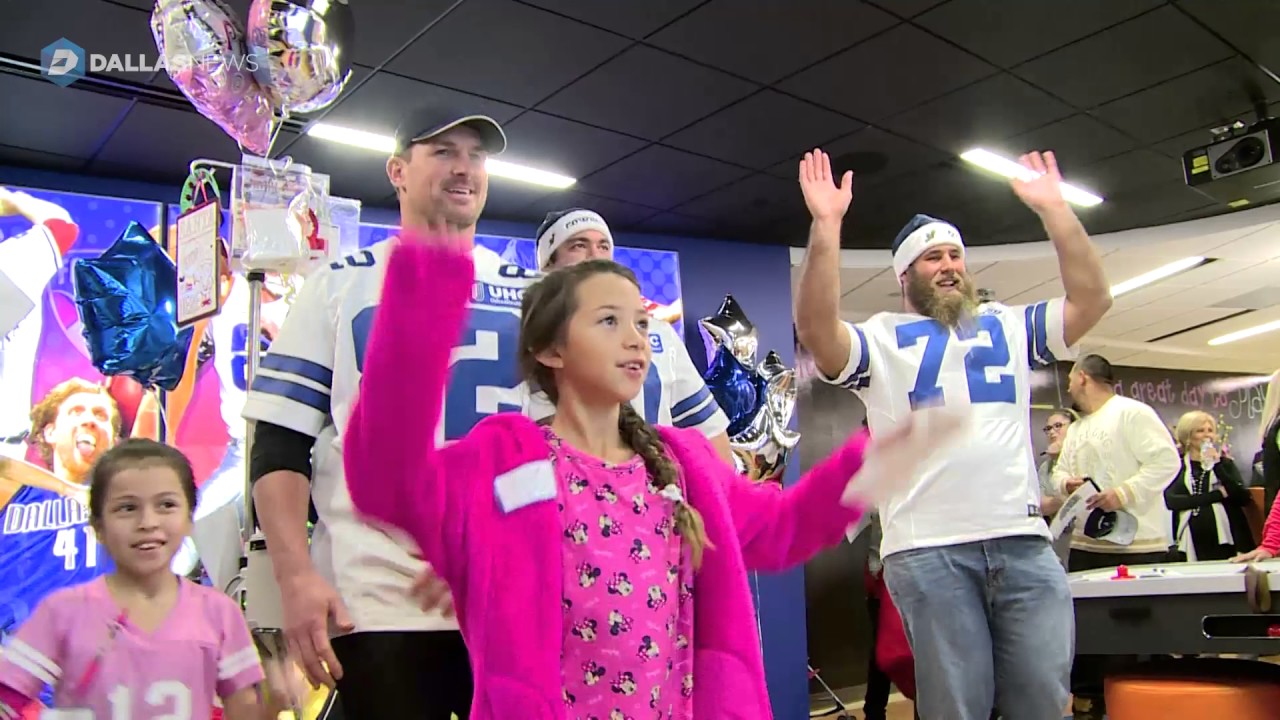 Tony Romo, Jason Witten, Dak Prescott & the Dallas Cowboys visit Dallas Children's Hospital