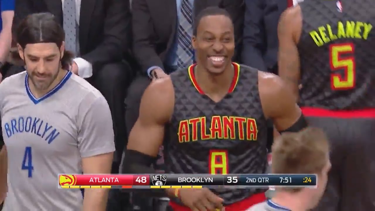 Dwight Howard dabs on Jeremy Lin instead of shaking his hand