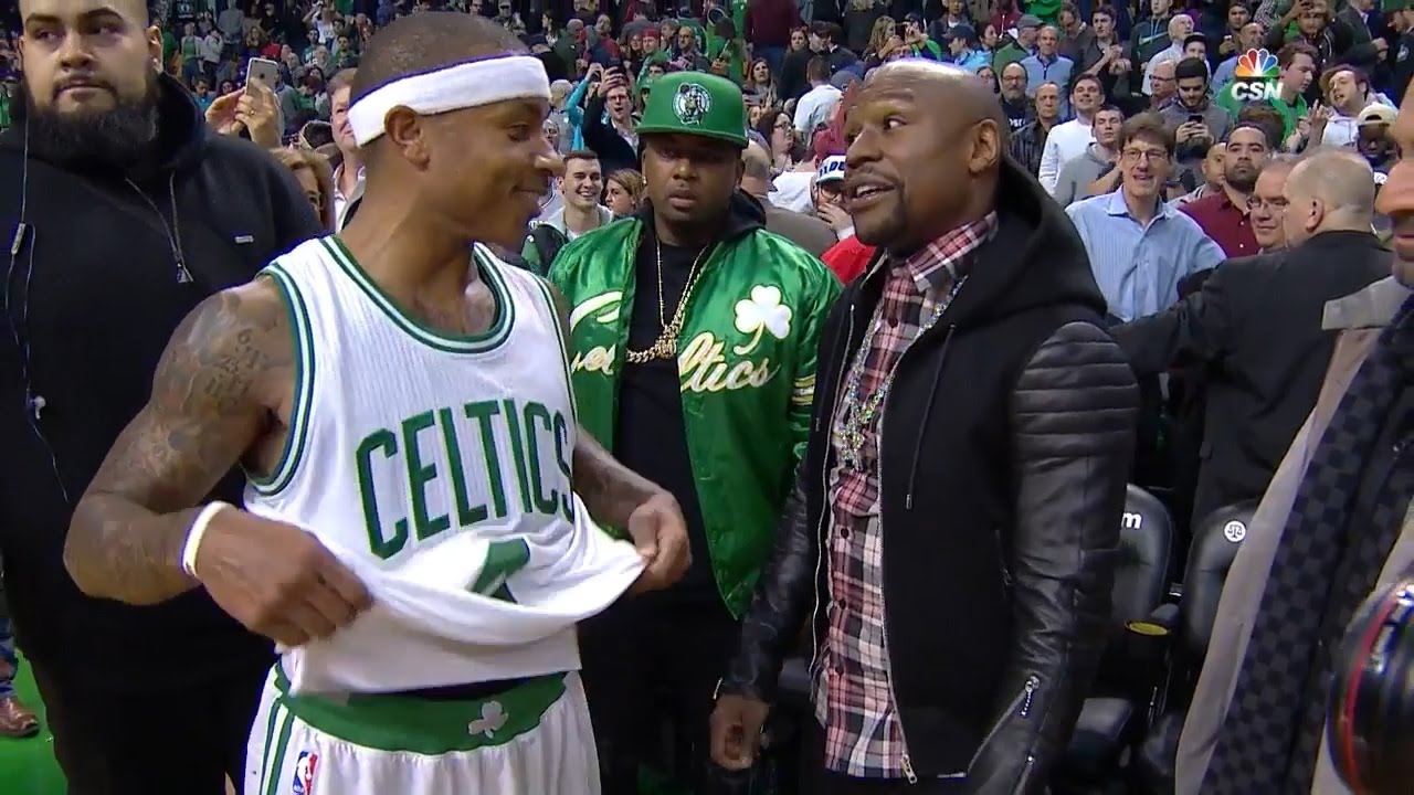 Isaiah Thomas gives Floyd Mayweather his jersey after Celtics game