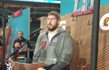 Alex Mack on why there aren’t many left handed quarterbacks (FV Exclusive)