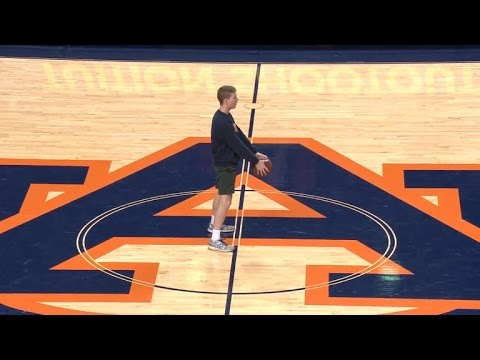 Auburn student hits granny shot from halfcourt for free tuition