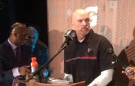 Dan Quinn reacts to the Falcons loss to the Patriots in Super Bowl LI