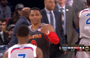 Kevin Durant throws an alley-oop to Russell Westbrook in the All-Star game