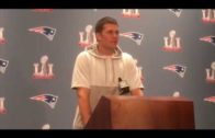 Martellus Bennett freaks out Tom Brady during live press conference