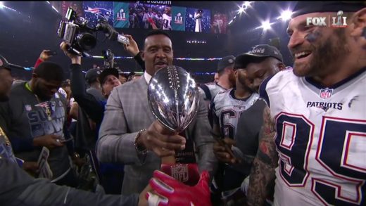Willie McGinest says “kiss this motherfu*ker” to Patriots while carrying out Lombardi Trophy