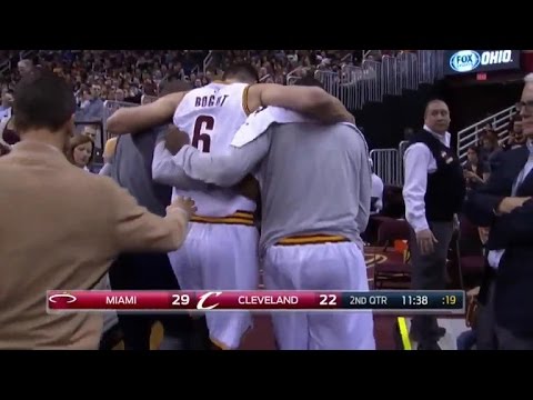Andrew Bogut suffers fractured leg first minute into Cavs debut
