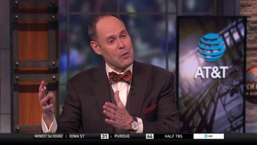 Ernie Johnson makes fun of Charles Barkley for weighing 300 pounds at Auburn