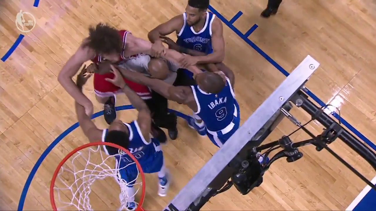 Robin Lopez & Serge Ibaka swing fists at each other in a scuffle
