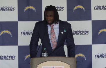 Chargers introduce Clemson’s Mike Williams as their 2017 1st round pick