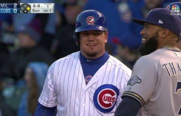 Kyle Schwarber lays down a perfectly placed bunt vs. Milwaukee