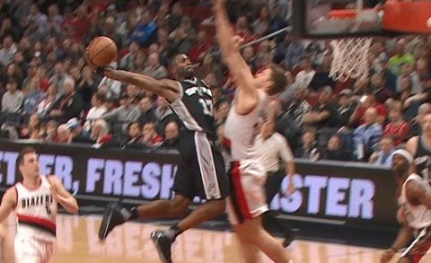 San Antonio’s Jonathon Simmons throws down vicious slam vs. Portland