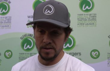 Mark Wahlberg asks LeBron to “go easy on my Celtics” if they play