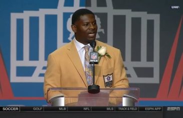 LaDainian Tomlinson gives passionate racial unity speech during Hall of Fame induction
