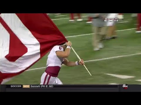 Oklahoma QB Baker Mayfield plants team flag in Ohio State 