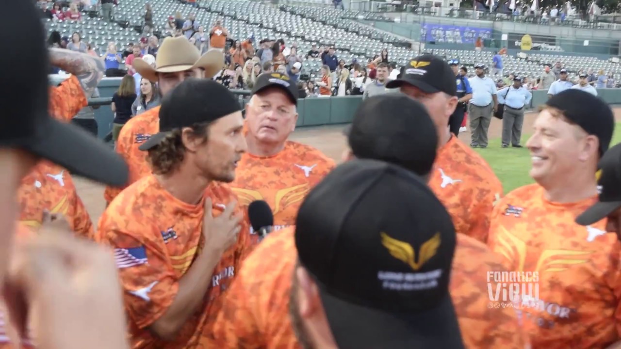 Matthew McConaughey breaks out his humming chant with Texas Longhorn greats