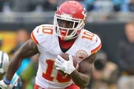 Tyreek Hill scores touchdown, celebrates in pit-stop style