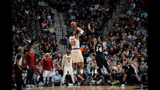 LeBron James eclipses 30,000 Points