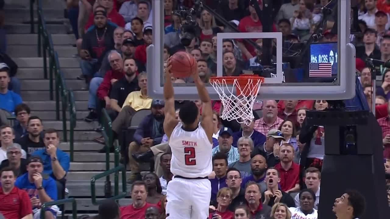 Texas Tech's Zhaire Smith throws down insane 360 alley-oop