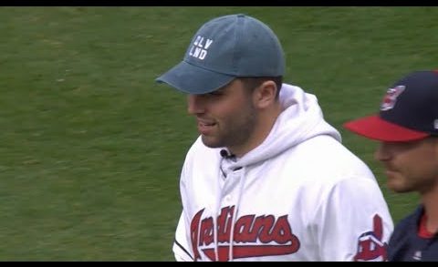 Browns picks Baker Mayfield and Denzel Ward throw out wild first pitches