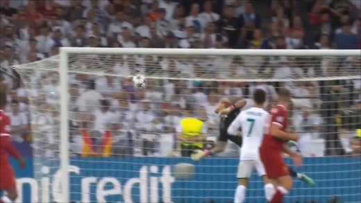 Gareth Bale Scores Amazing Bicycle Kick Goal