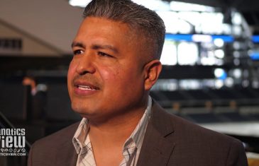 Robert Garcia hopes to repeat history in Errol Spence vs. Mikey Garcia title fight